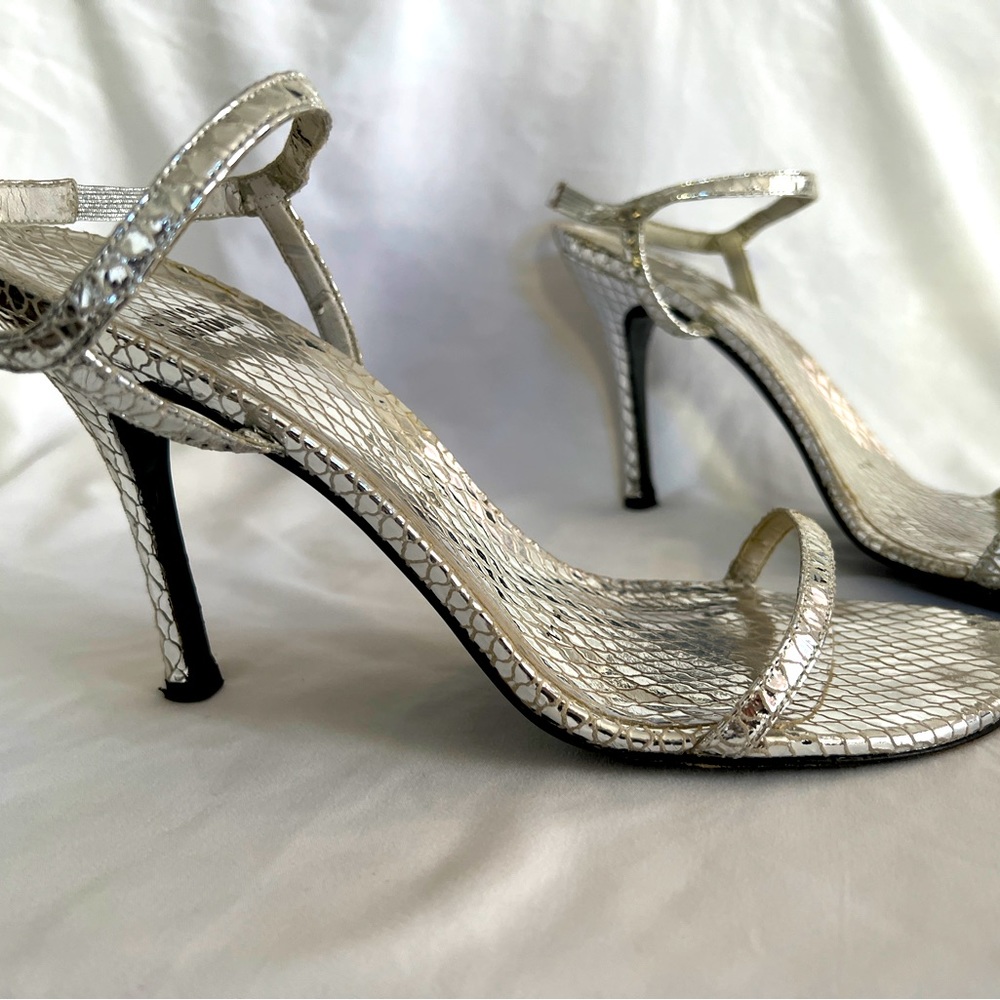 STUART WEITZMAN Silver Strappy Heels…..ELEGANT! 👠